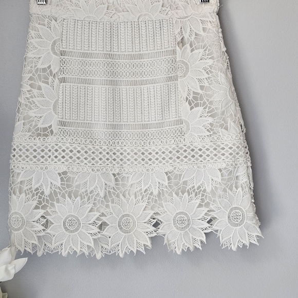 TOPSHOP Cutwork Lace Skirt - Picture 3 of 11